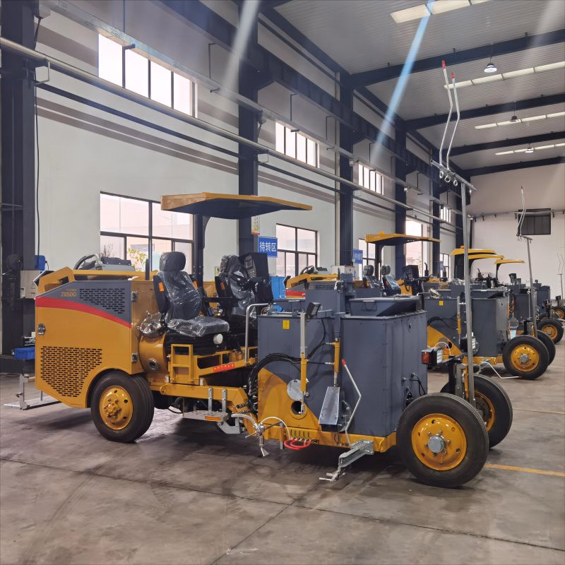 Newly Upgraded The Most Flexible Thermoplastic Extrusion Road Marking Machine with High Efficiency